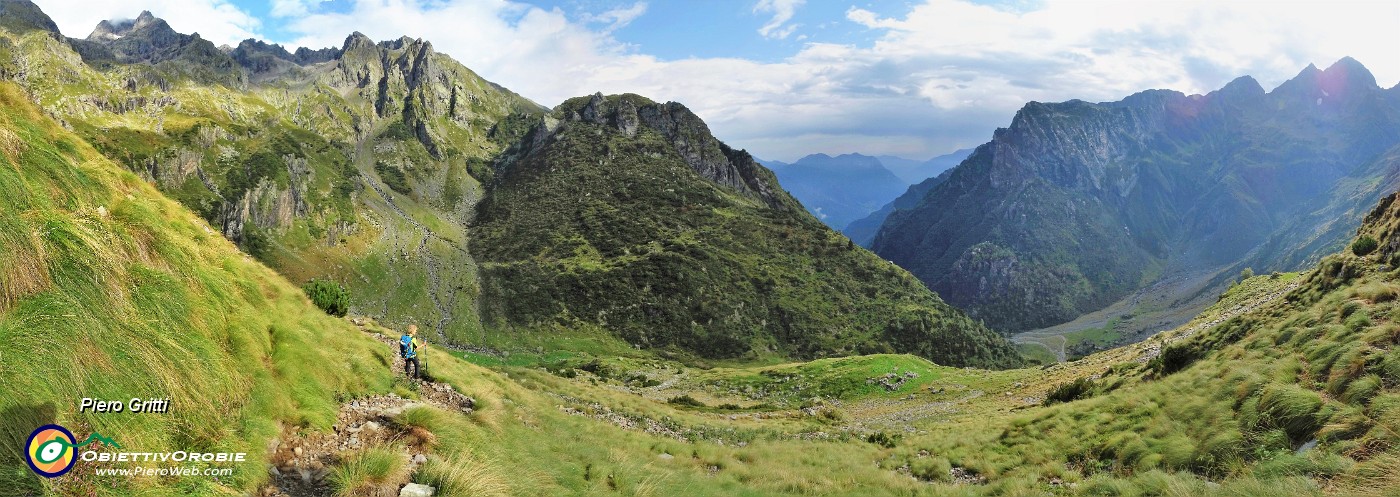 108 La verde selvaggia valle del Fiume Nero verso il Pian dell'Aser.jpg